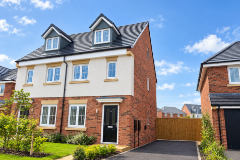 3-bed house on Trones Wood Lane, Widnes WA8 5EL, £1,595/mo