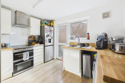 CAM05627G0-PR0021-STILL011