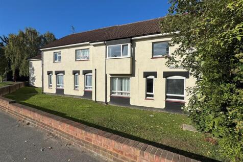 Rayleigh, SS6 - property photo