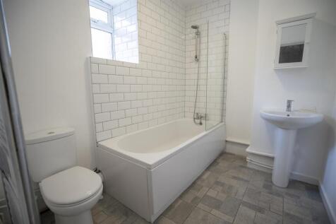 BroccoBankBathroom4.jpg