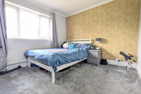 PXL_20250905_104911864.MP~2