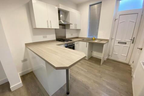 Broomfield Terrace, Marsh, Huddersfield photo 3