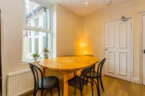 Sunbury Avenue, Jesmond, Newcastle upon Tyne photo 4