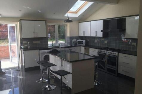 6-bed house on Harrington Drive, Nottingham, £4,550/mo