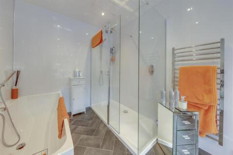 En Suite Bathroom Alt