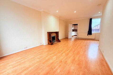 LOUNGE / DINING ROOM