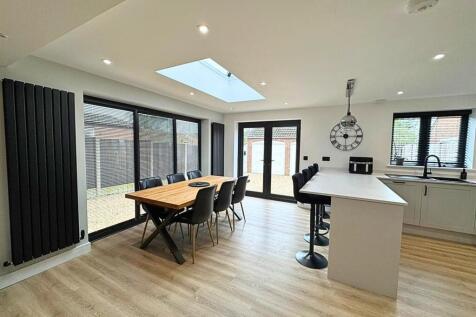 Open Plan kitchen Living Area