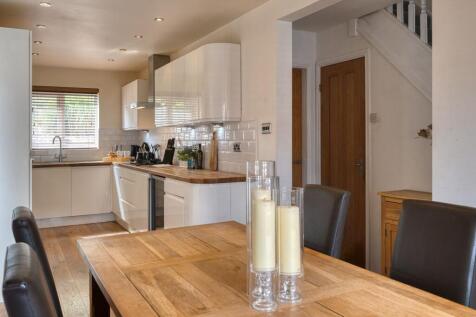 Kitchen/ Dining Room