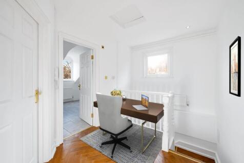 1c Ennismore Avenue-14m.jpg