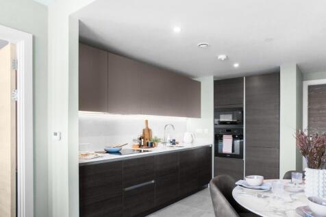 2-bed flat on The Mercian, Broad Street Birmingham B15, £1,815/mo