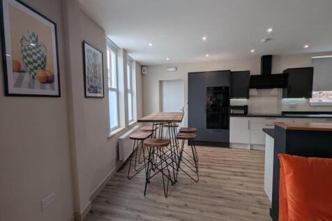 6 Bed - Garmoyle Road, Wavertree, L15 photo 4