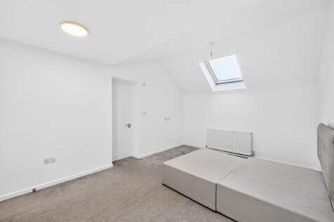 Arras Avenue, Morden, Surrey, SM4 photo 4