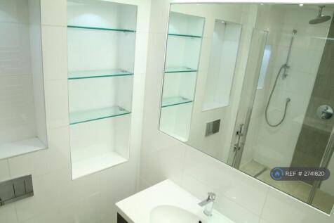 Shower / Toilet