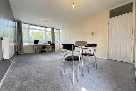 Endwood Court, Handsworth Wood photo 3
