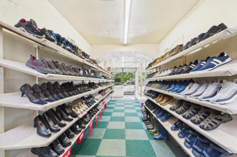 CAM04201G0-PR0094-STILL025