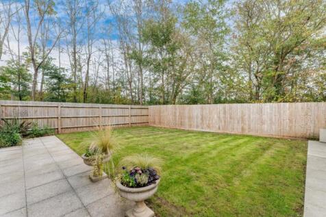 102 - rear garden.jpeg
