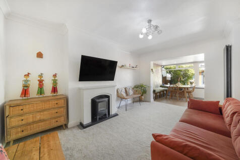 301TorbayRdRec