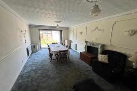 THROUGH LOUNGE 