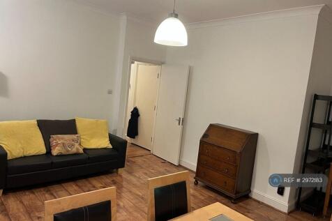 Lounge/Dining Area