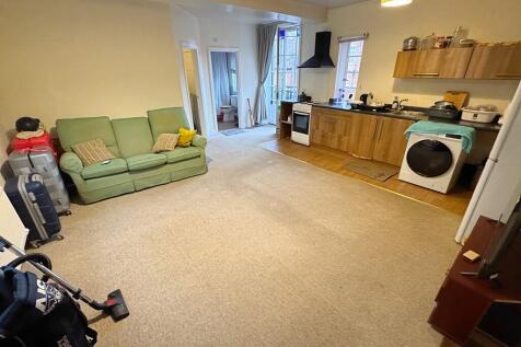 Living room to Ki...
