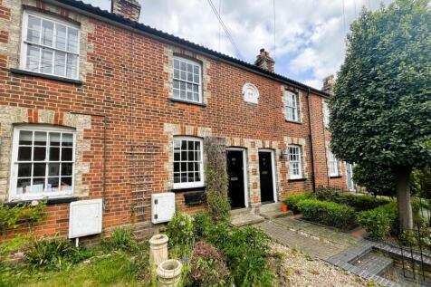 Two/Three Bedroom Terraced Cottage With Large Wor