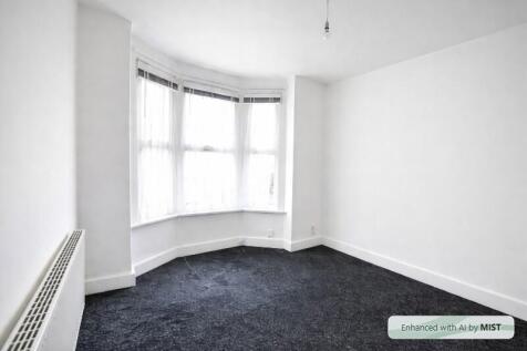 Three bedroom unfurnished Terrace House