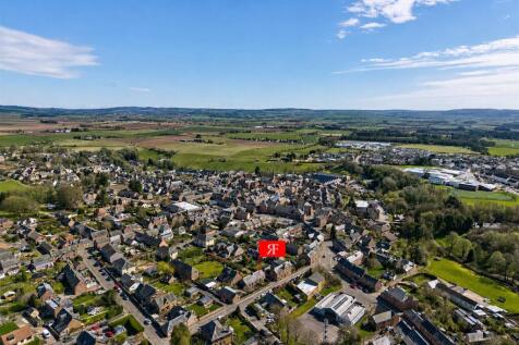 2 Gordon Park Kirriemuir Empty-7.jpg