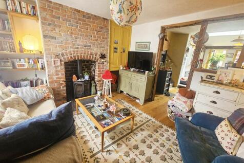Living Room.jpg