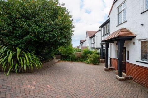 Front External &amp; Driveway 