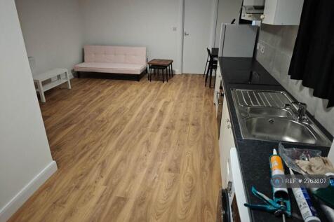 Living Room/Kitchen