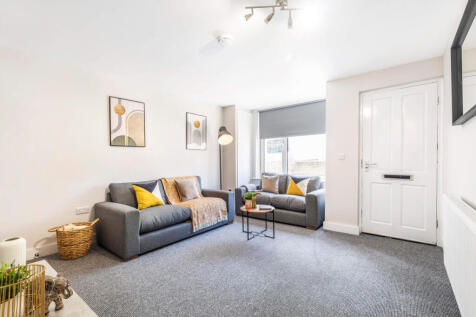 Hartley Crescent, Leeds photo 4