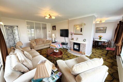 LIVING ROOM 1