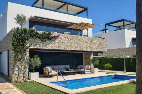 pool &amp; garden