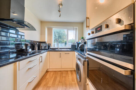 1368861-15-68f242...