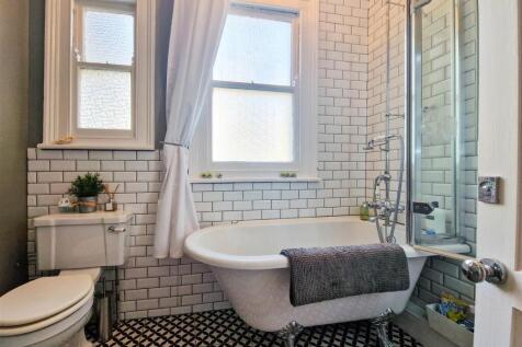 "Burlington" suite bathroom