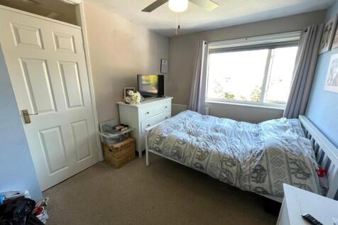 Bedroom One.jpg