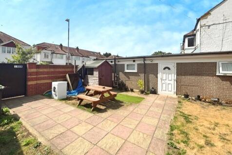 Franks Avenue, New Malden, KT3 photo 4
