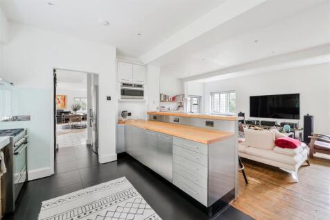 COLLEGE AVENUE (23).jpg