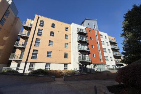 KINGSWOOD HEIGHTS E10