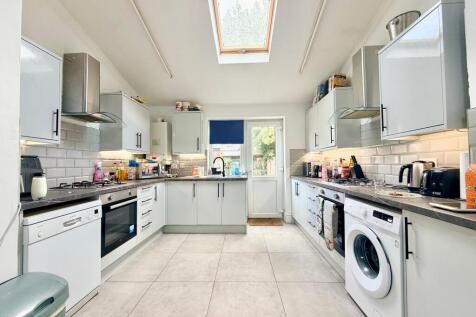 Harlaxton Drive, Lenton photo 2