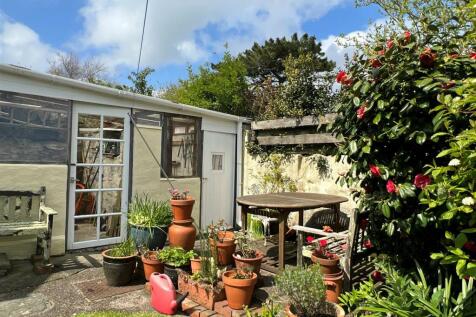 Garden &amp; Parking &amp; Outbuildings