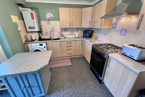KITCHEN 2.jpg