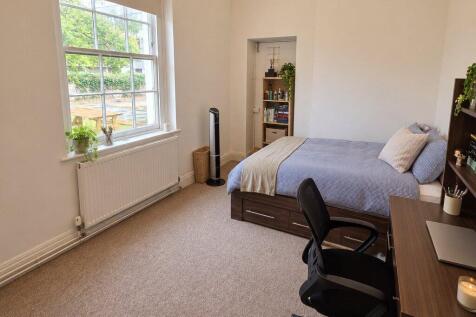 2-bed flat on St Michaels Hill, Kingsdown, Bristol, BS2, £1,930/mo