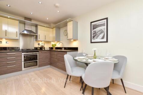 Kitchen / Lounge / Dining Area