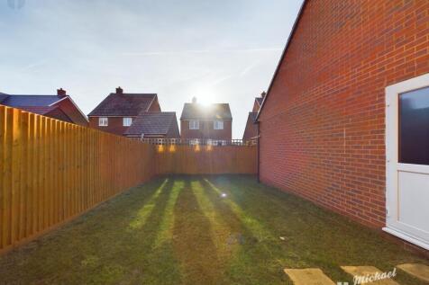 CAM03218G0-PR0448-STILL013