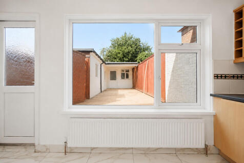 Rushgrove Avenue, London photo 3