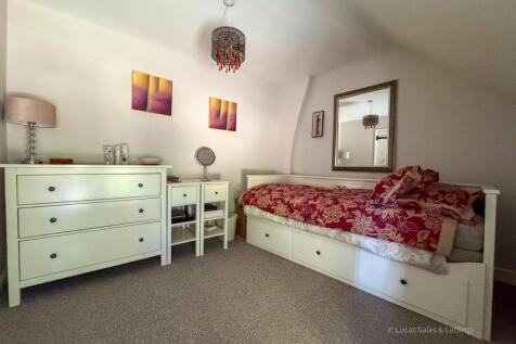 14 Church St Isham-06.jpg