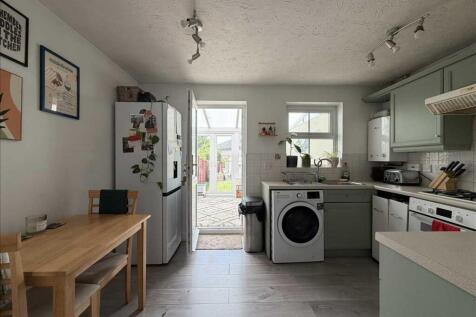 Flint Close, Southampton, Southampton photo 3