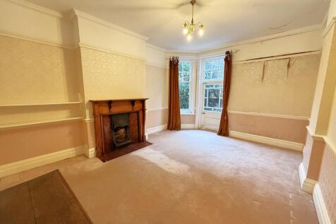 LIVING ROOM 1