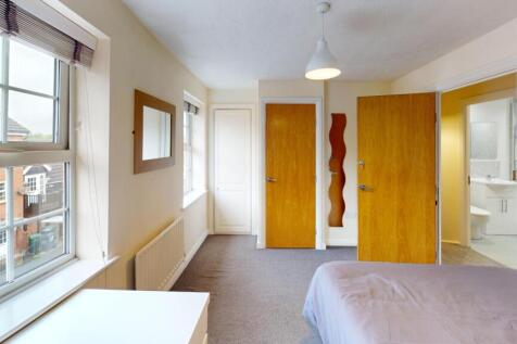 4-bed house on Kingfisher Way, Loughborough, £2,253/mo